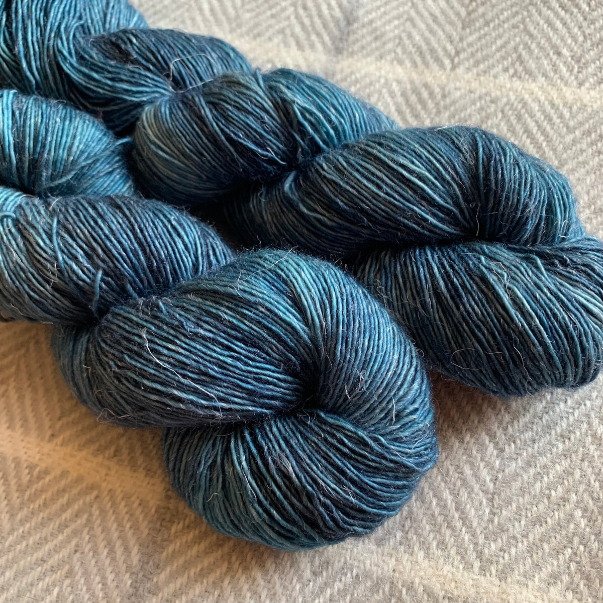 Oyster Yarns Nova Rain Dancer – The Purl Box